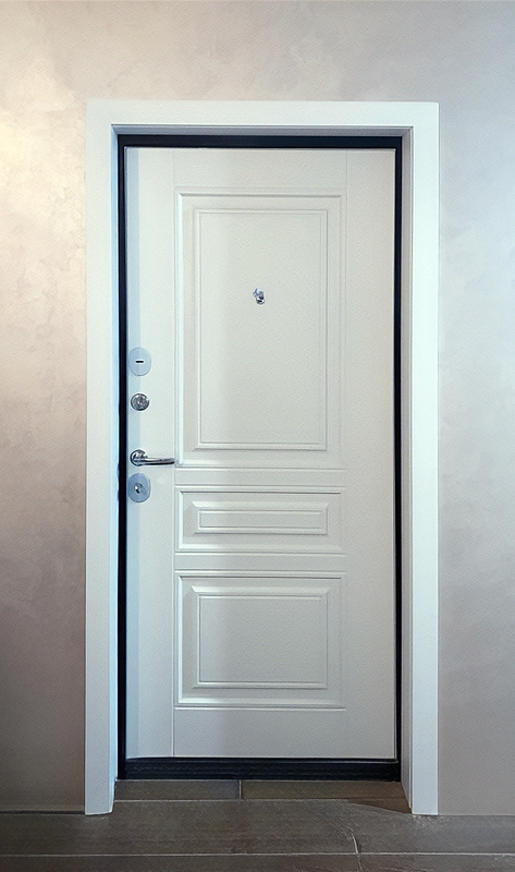 Дверь с фрезеровкой